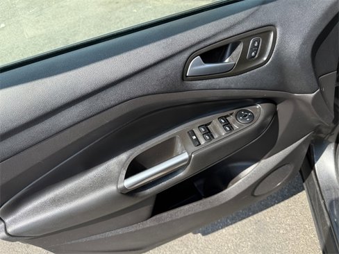 Used 2018 Ford Escape SE image 15