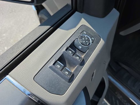 Used 2018 Ford F150 XLT w/ Equipment Group 302A Luxury image 22