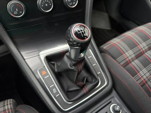 Used 2017 Volkswagen GTI S image 10