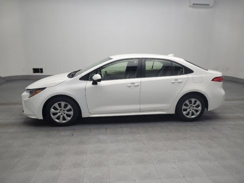 Used 2022 Toyota Corolla LE image 2
