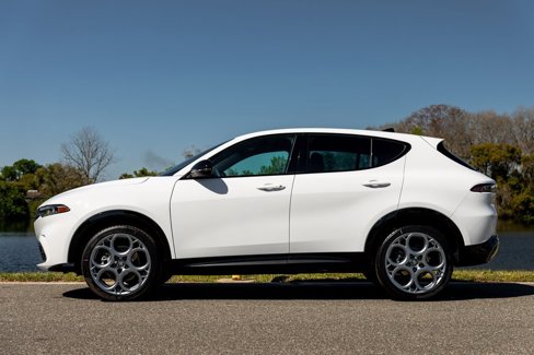 New 2025 Alfa Romeo Tonale w/ Premium Package image 6