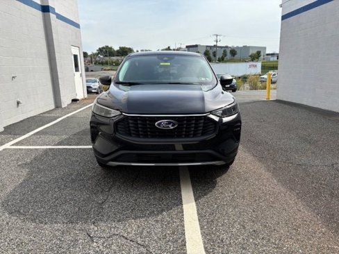Used 2025 Ford Escape Active w/ Cold Weather Package image 2