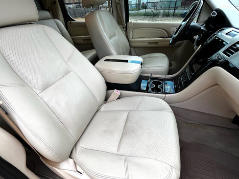 Used 2007 Cadillac Escalade EXT w/ Information Package image 62