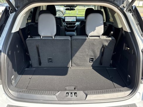 New 2025 Ford Explorer Active image 6
