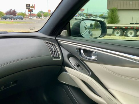 Used 2017 INFINITI Q60 w/ Premium Package image 33