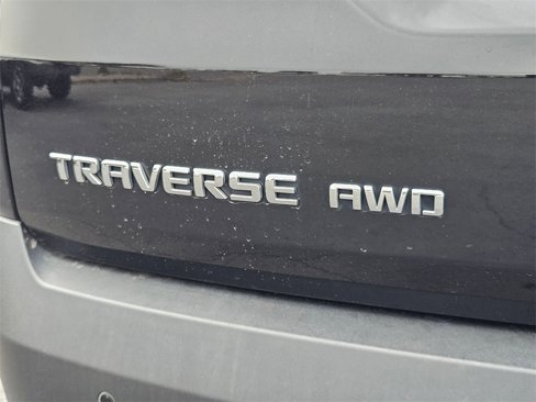 Used 2022 Chevrolet Traverse LT image 33