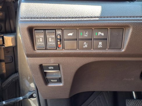 Used 2018 Honda Odyssey Elite image 20