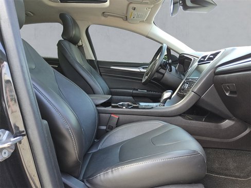 Used 2015 Ford Fusion Titanium image 15