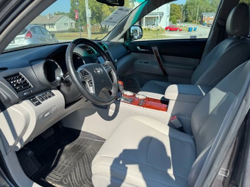 Used 2011 Toyota Highlander Limited w/ Tow Pkg image 21