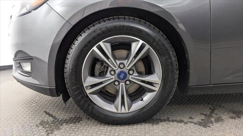 Used 2018 Ford Focus SE w/ SE Appearance Package image 27