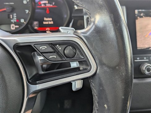 Used 2017 Porsche Macan image 21