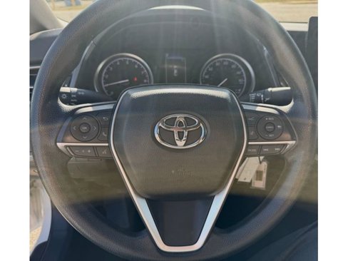 Used 2021 Toyota Camry LE image 9