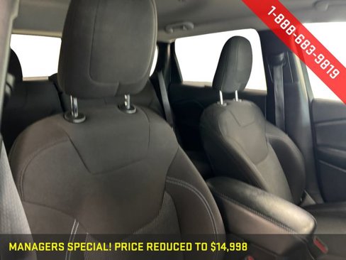 Used 2019 Jeep Cherokee Latitude w/ Popular Appearance Group image 8