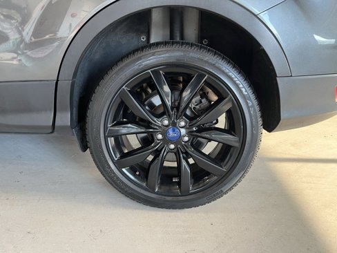 Used 2018 Ford Escape SE w/ SE Sport Appearance Package image 10
