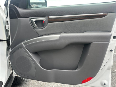 Used 2012 Hyundai Santa Fe GLS image 19