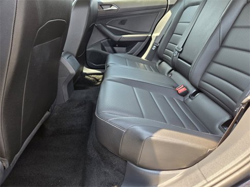 Used 2024 Volkswagen Jetta SE image 12