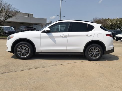 Used 2022 Alfa Romeo Stelvio Sprint image 4