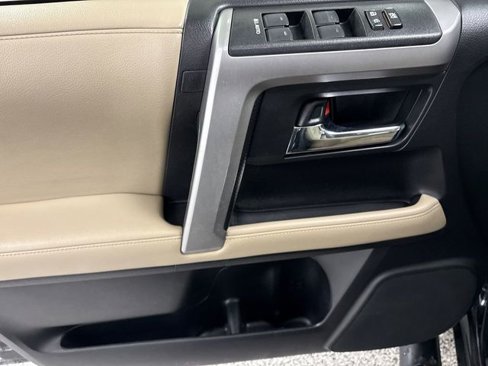 Used 2019 Toyota 4Runner SR5 Premium image 3