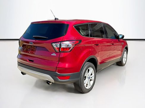 Used 2017 Ford Escape SE image 6