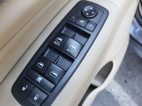 Used 2018 Jeep Grand Cherokee Overland image 24