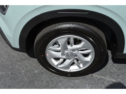 New 2025 Hyundai Venue SE image 8