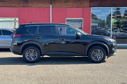 Used 2023 Nissan Rogue S image 3