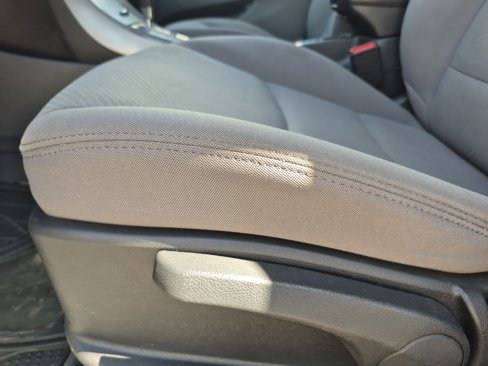 Used 2013 Hyundai Elantra GLS w/ Preferred Pkg image 19