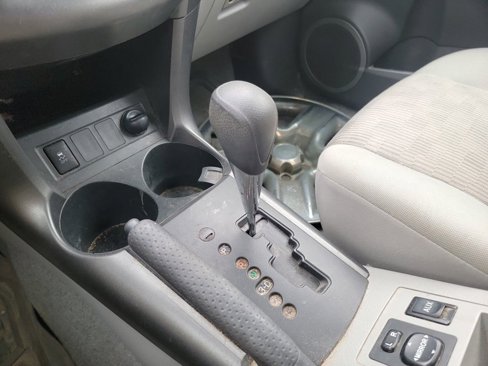 Used 2011 Toyota RAV4 4WD image 21