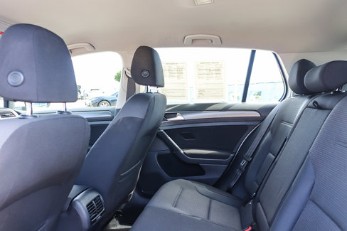 Used 2017 Volkswagen e-Golf SE image 19