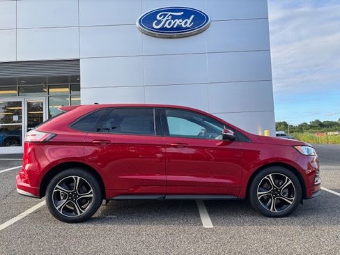 Used 2021 Ford Edge ST image 9