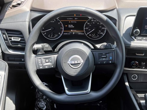 Used 2023 Nissan Rogue SV image 13