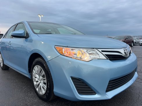 Used 2012 Toyota Camry LE image 1