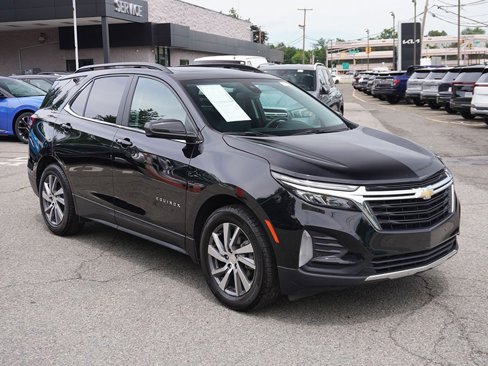 Used 2023 Chevrolet Equinox LT image 2