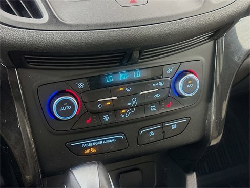 Used 2019 Ford Escape SEL image 16