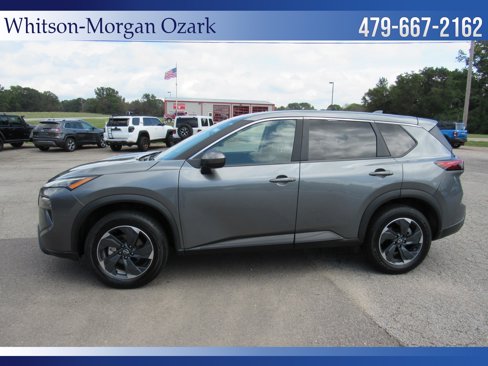 Used 2024 Nissan Rogue SV image 4