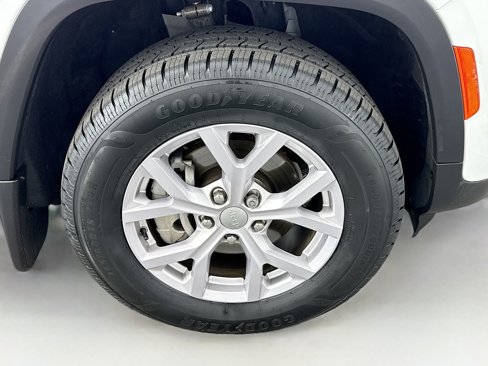 Used 2022 Jeep Grand Cherokee Limited image 31