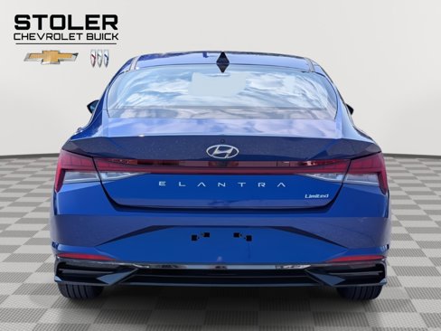 Used 2023 Hyundai Elantra Limited w/ Cargo Package image 5