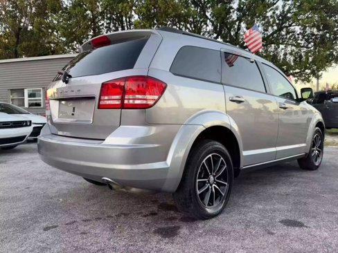 Used 2017 Dodge Journey SE w/ Flexible Seating Group image 9