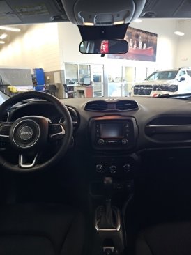 Used 2020 Jeep Renegade Sport w/ Sport Appearance Group image 24