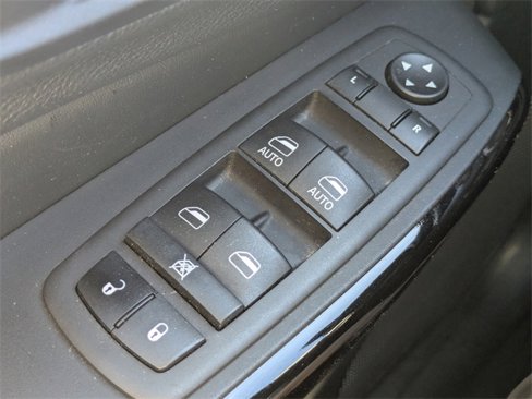 Used 2023 Jeep Cherokee Altitude Lux image 26