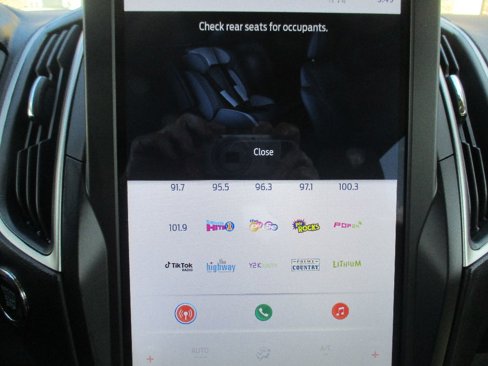 Used 2024 Ford Edge SE image 25