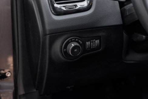 Used 2018 Jeep Compass Limited w/ Navigation Group image 41