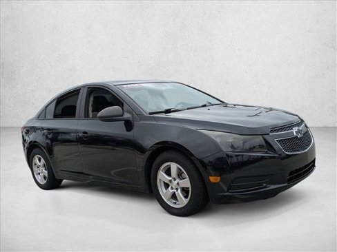 Used 2014 Chevrolet Cruze LS image 3