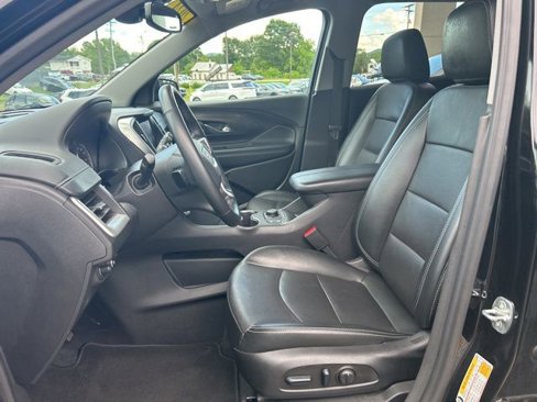 Used 2024 GMC Terrain SLT image 12