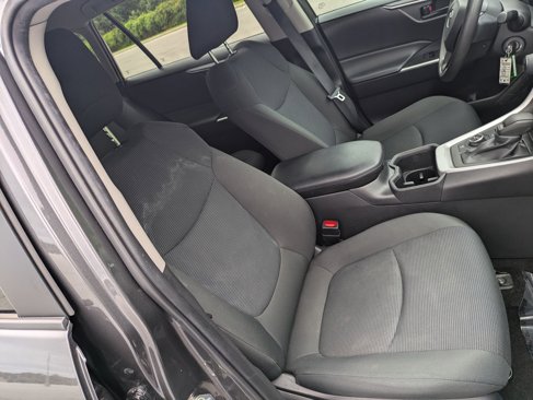 Used 2022 Toyota RAV4 LE image 24