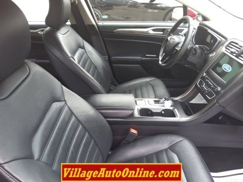 Used 2017 Ford Fusion SE w/ Fusion SE Technology Package image 31
