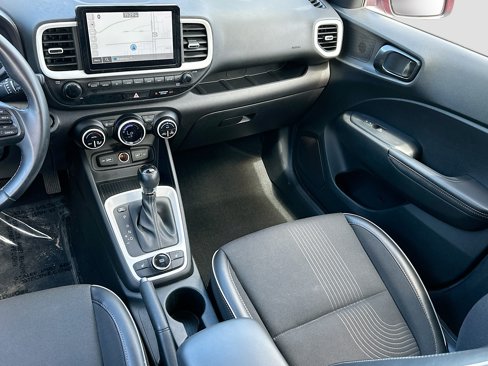 Used 2022 Hyundai Venue Limited image 23