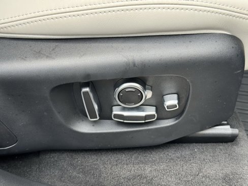 Used 2019 Land Rover Range Rover Velar R-Dynamic HSE image 27