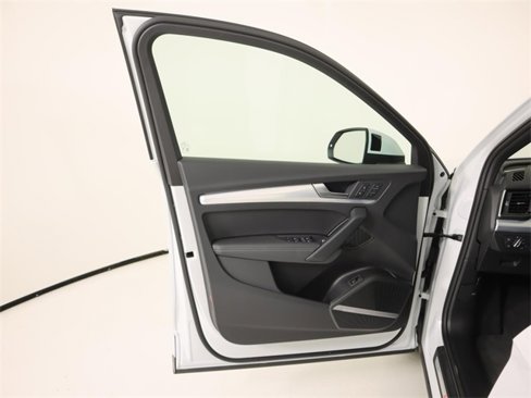 Used 2025 Audi Q5 2.0T Premium Plus image 10