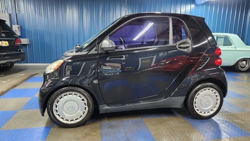 Used 2011 smart fortwo pure image 53